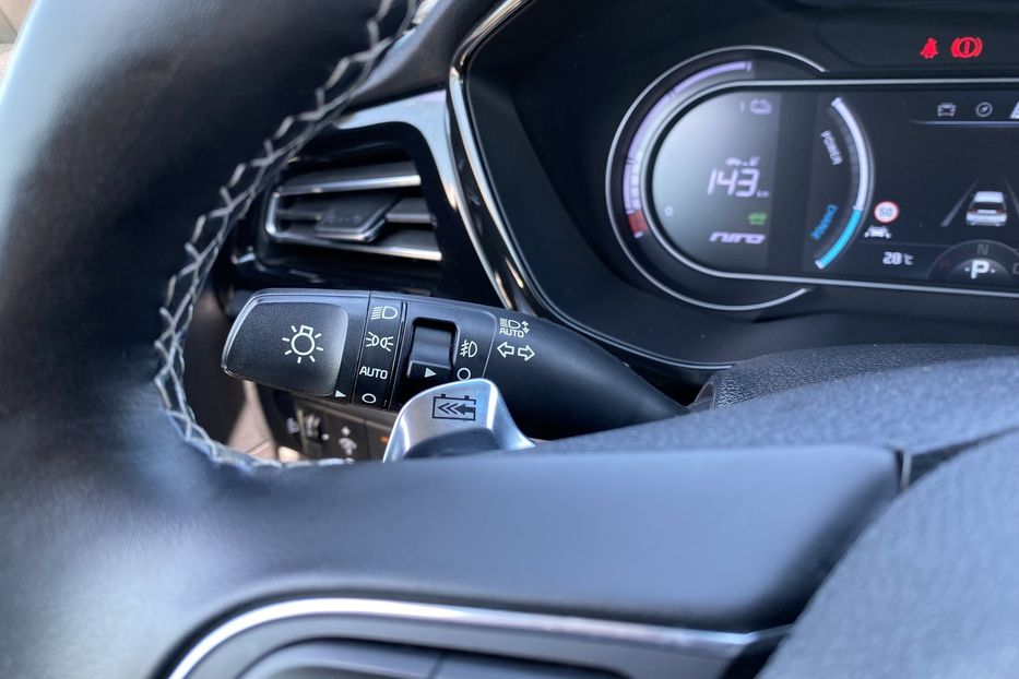 Продам Kia Niro 64 кВт Макс. комплектація 2020 года в Львове