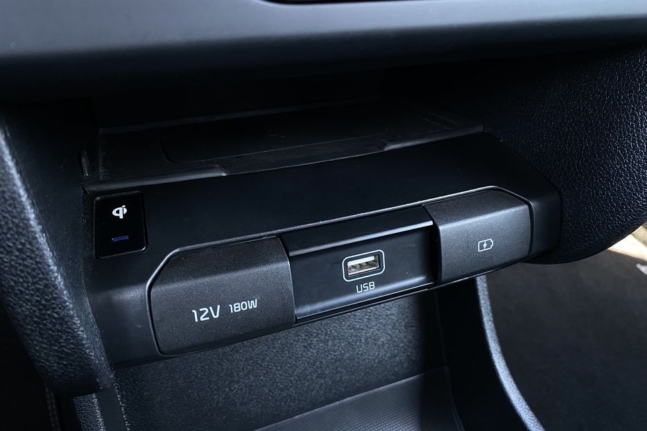 Продам Kia Niro 64 кВт Макс. комплектація 2020 года в Львове
