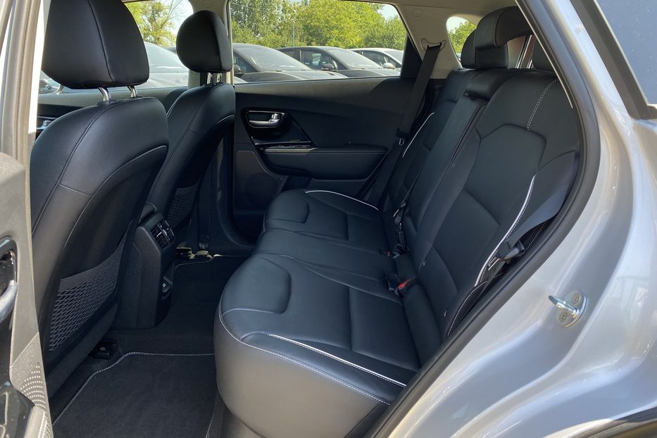 Продам Kia Niro 64 кВт Макс. комплектація 2020 года в Львове