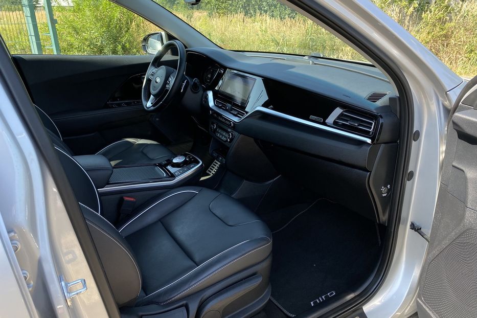 Продам Kia Niro 64 кВт Макс. комплектація 2020 года в Львове