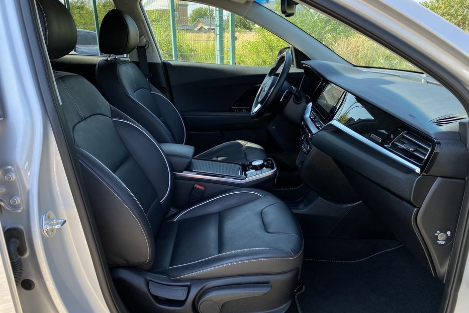 Продам Kia Niro 64 кВт Макс. комплектація 2020 года в Львове
