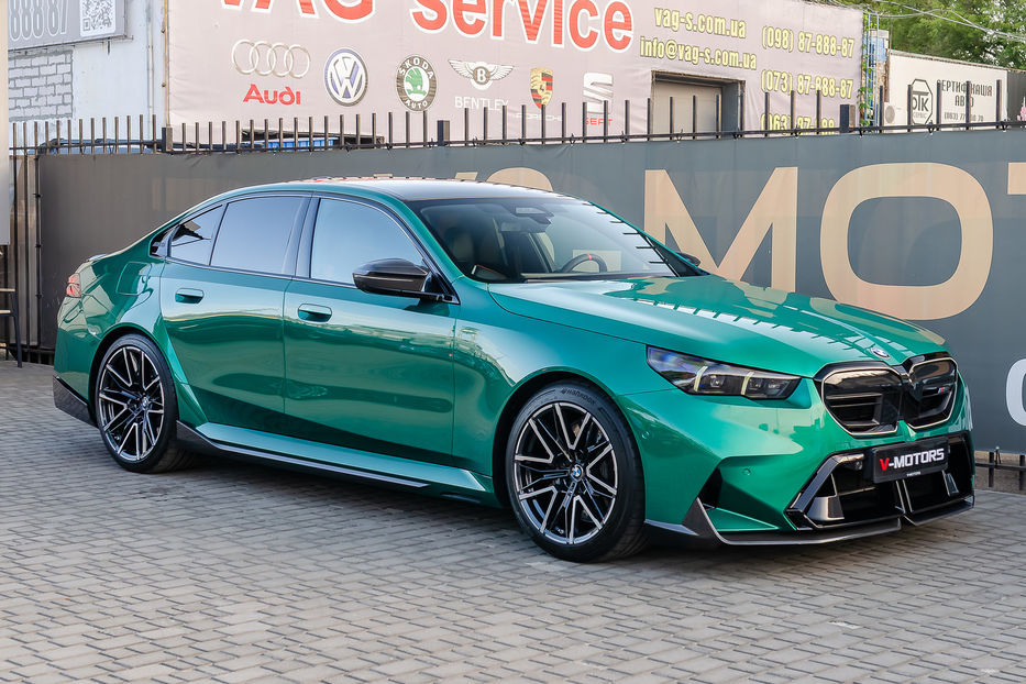Продам BMW M5 Hybrid MXdrive 2024 года в Киеве