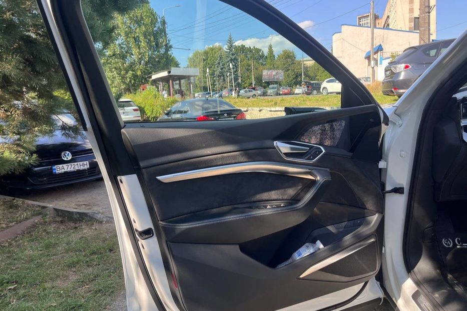Продам Audi E-Tron 2020 года в Черновцах