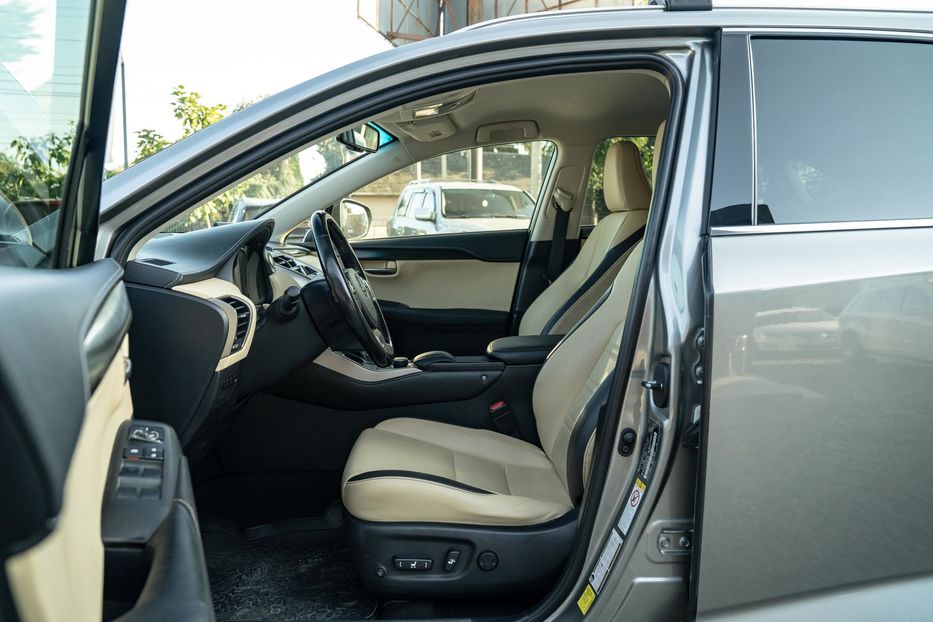 Продам Lexus NX 200 t 2017 года в Черновцах