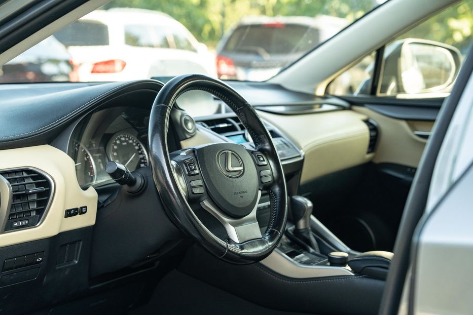 Продам Lexus NX 200 t 2017 года в Черновцах