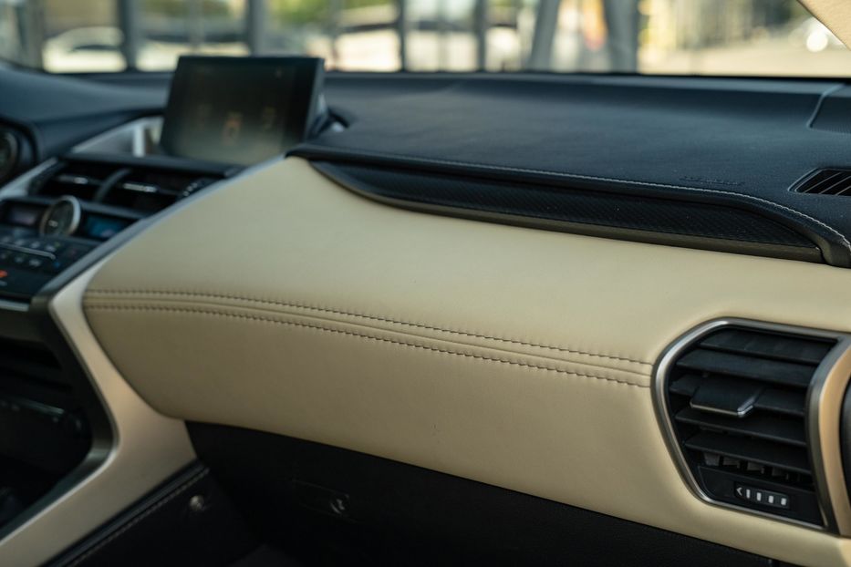 Продам Lexus NX 200 t 2017 года в Черновцах