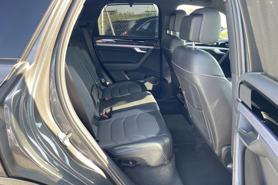 Продам Volkswagen Touareg 2021 года в Львове
