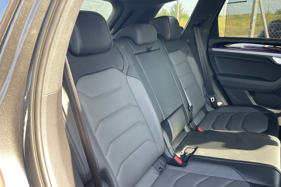 Продам Volkswagen Touareg 2021 года в Львове