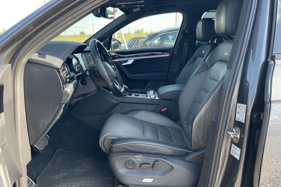 Продам Volkswagen Touareg 2021 года в Львове