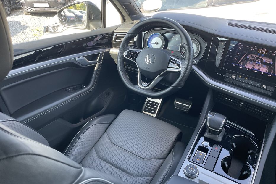 Продам Volkswagen Touareg 2021 года в Львове