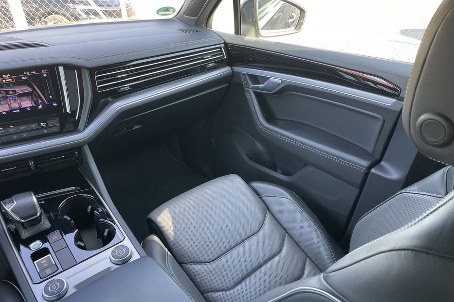 Продам Volkswagen Touareg 2021 года в Львове