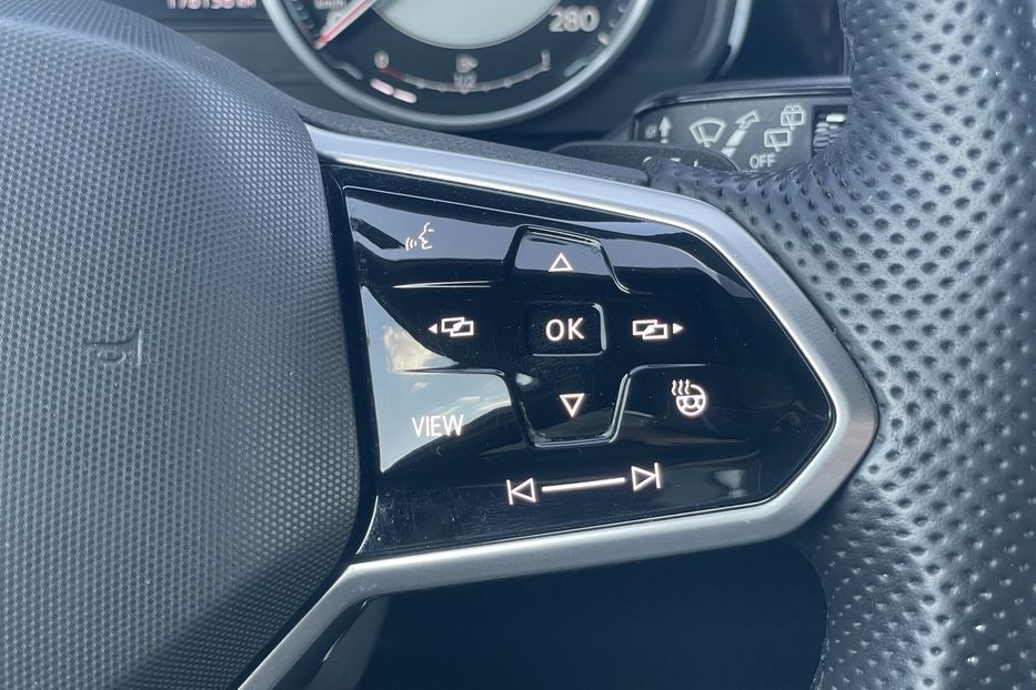Продам Volkswagen Touareg 2021 года в Львове
