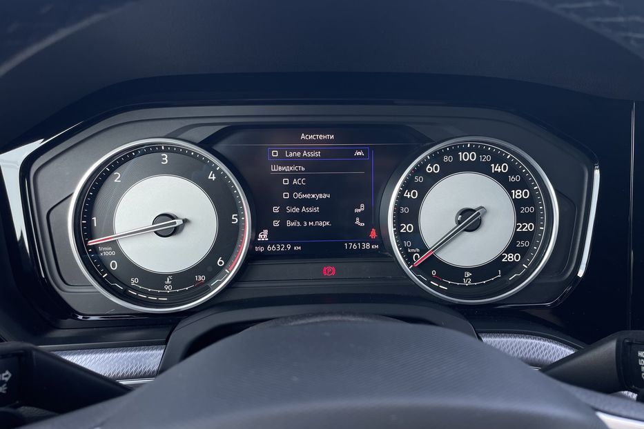 Продам Volkswagen Touareg 2021 года в Львове