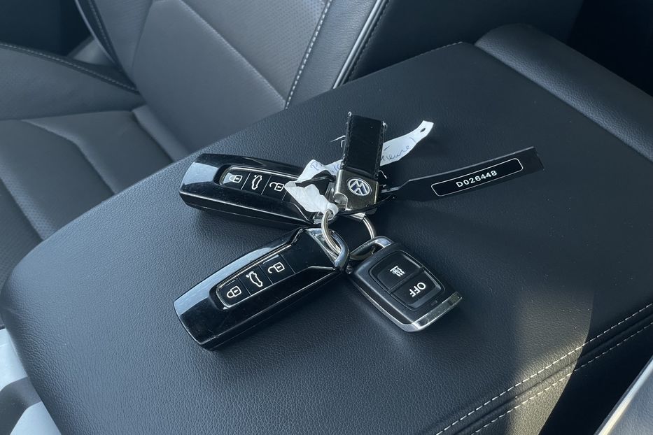 Продам Volkswagen Touareg 2021 года в Львове