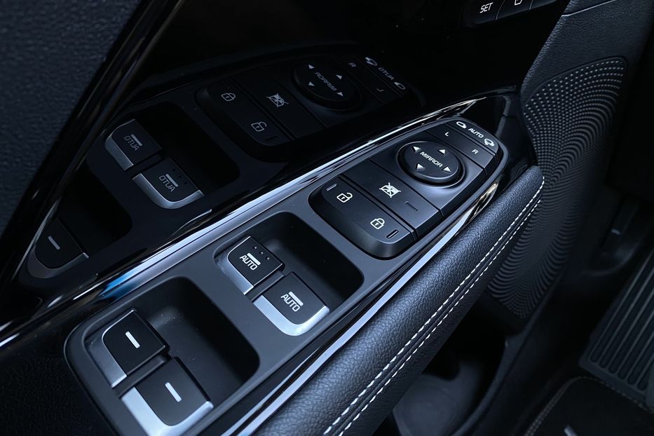 Продам Kia Niro 64 кВт Макс. комплектація 2020 года в Львове