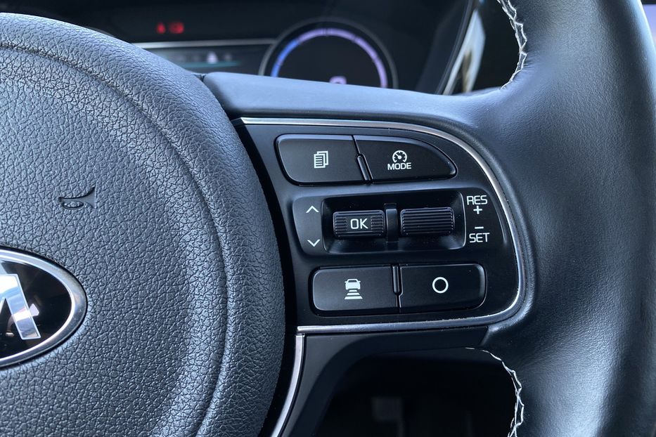 Продам Kia Niro 64 кВт Макс. комплектація 2020 года в Львове