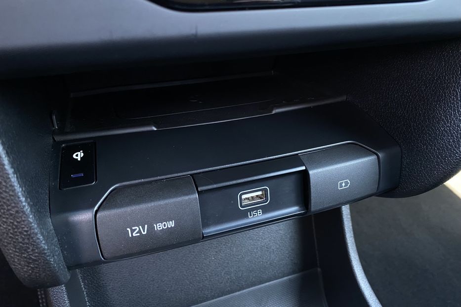 Продам Kia Niro 64 кВт Макс. комплектація 2020 года в Львове