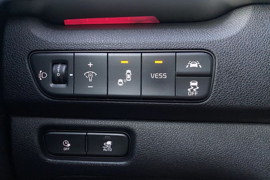 Продам Kia Niro 64 кВт Макс. комплектація 2020 года в Львове