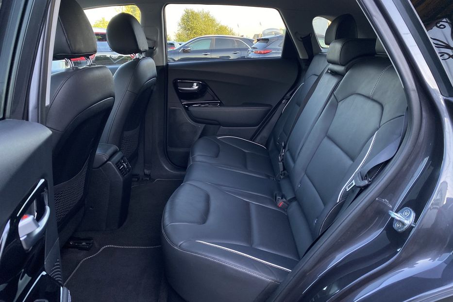 Продам Kia Niro 64 кВт Макс. комплектація 2020 года в Львове