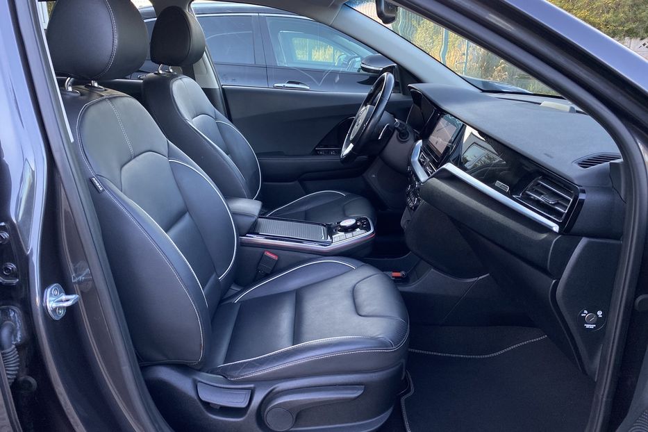 Продам Kia Niro 64 кВт Макс. комплектація 2020 года в Львове
