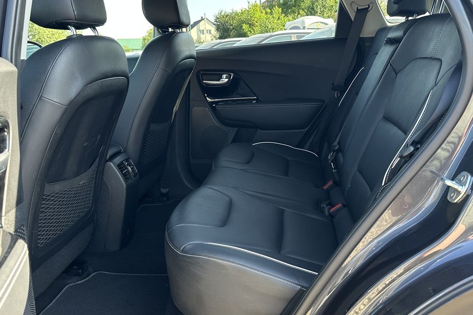 Продам Kia Niro  64 кВт Макс. комплектація 2020 года в Львове