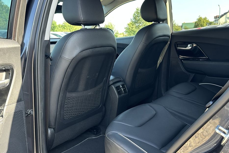 Продам Kia Niro  64 кВт Макс. комплектація 2020 года в Львове