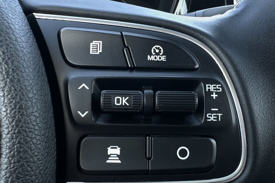 Продам Kia Niro  64 кВт Макс. комплектація 2020 года в Львове