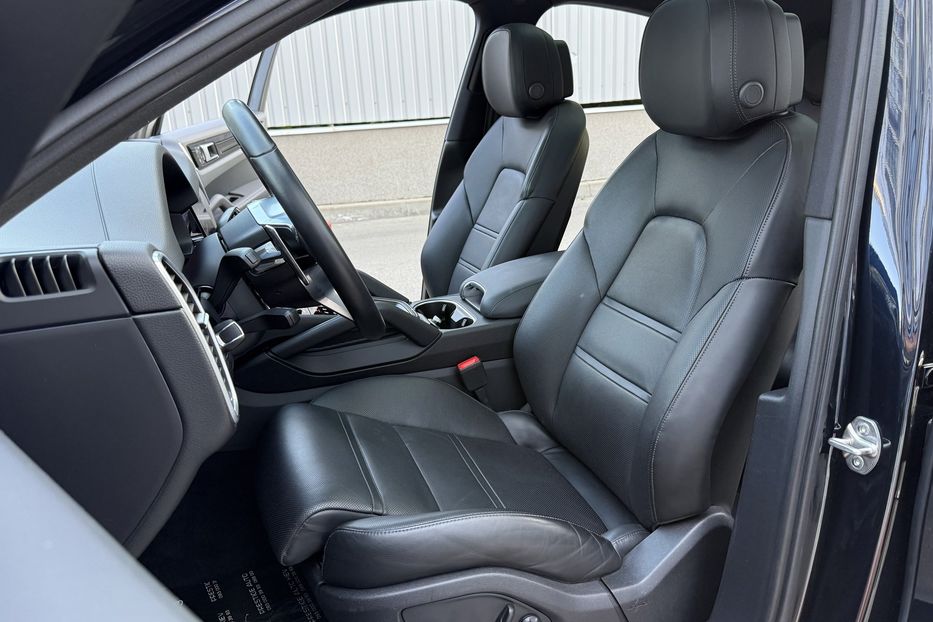 Продам Porsche Cayenne COUPE 2023 года в Киеве