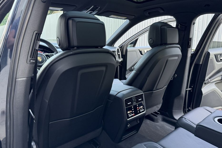 Продам Porsche Cayenne COUPE 2023 года в Киеве