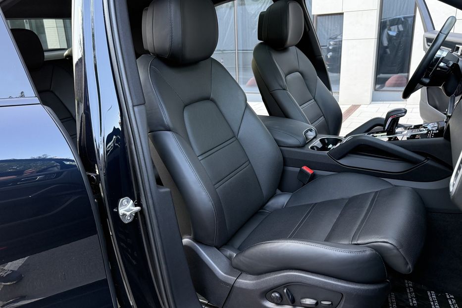 Продам Porsche Cayenne COUPE 2023 года в Киеве
