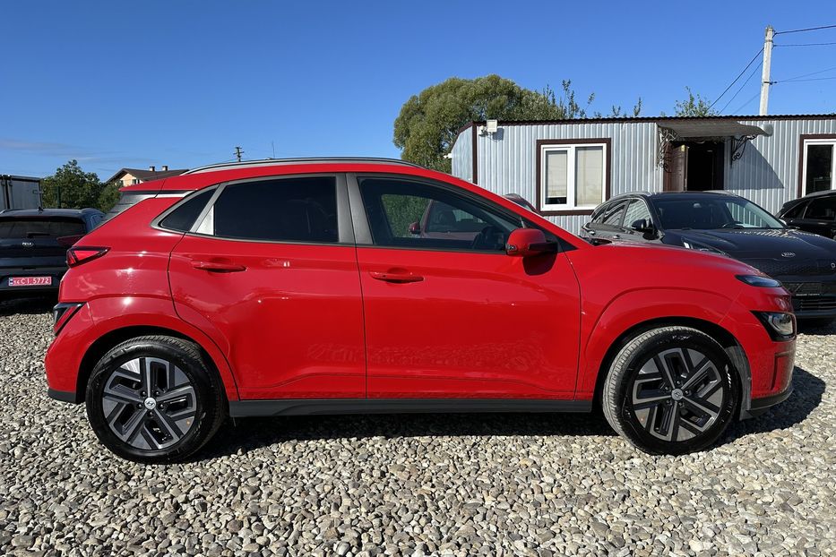 Продам Hyundai Kona 64кВтСліпізониПдгрівсиднькерма 2022 года в Львове