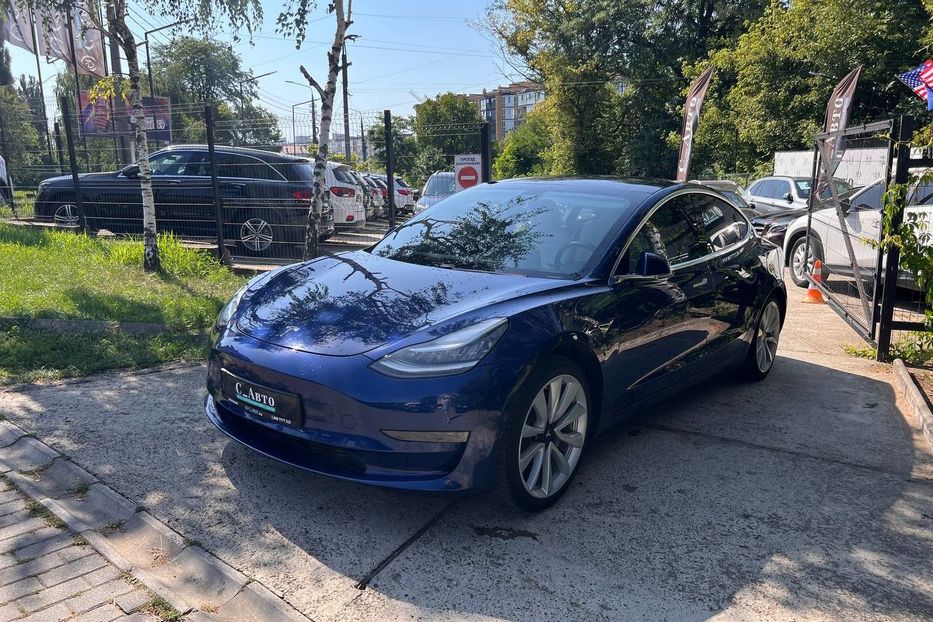 Продам Tesla Model 3 2019 года в Черновцах