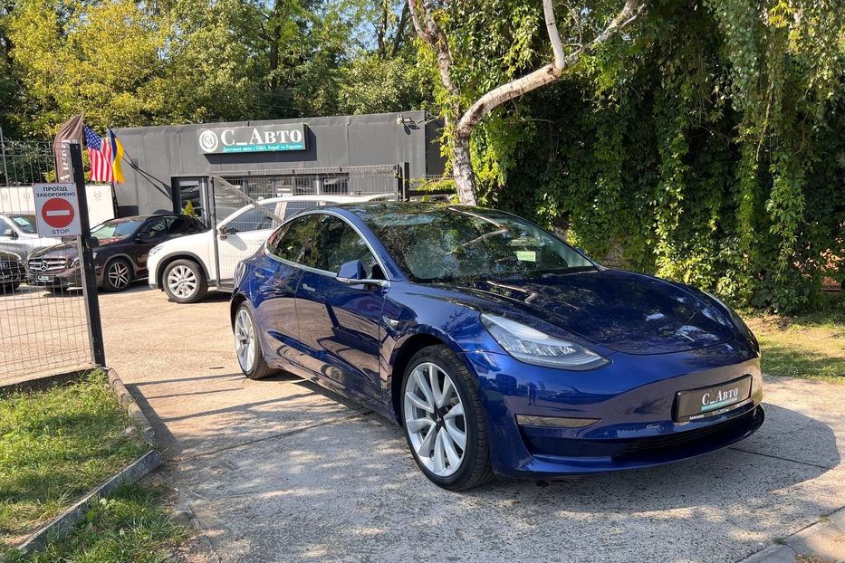 Продам Tesla Model 3 2019 года в Черновцах