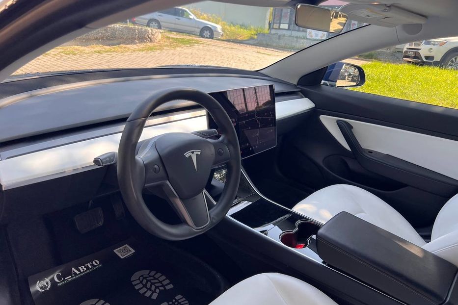 Продам Tesla Model 3 2019 года в Черновцах