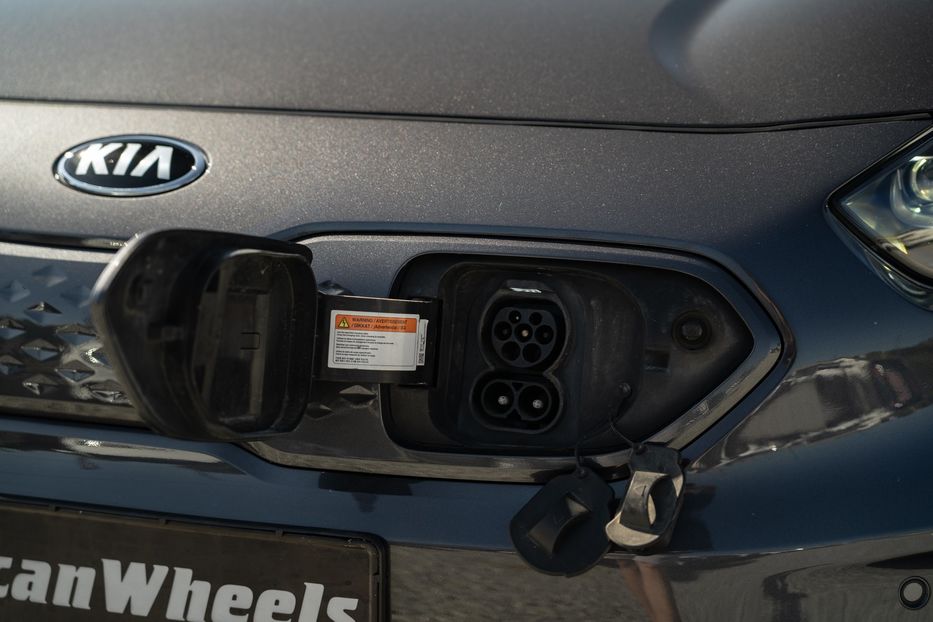 Продам Kia Niro EV 2020 года в Черновцах