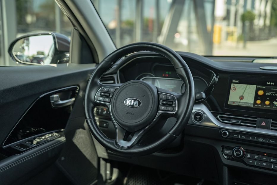Продам Kia Niro EV 2020 года в Черновцах