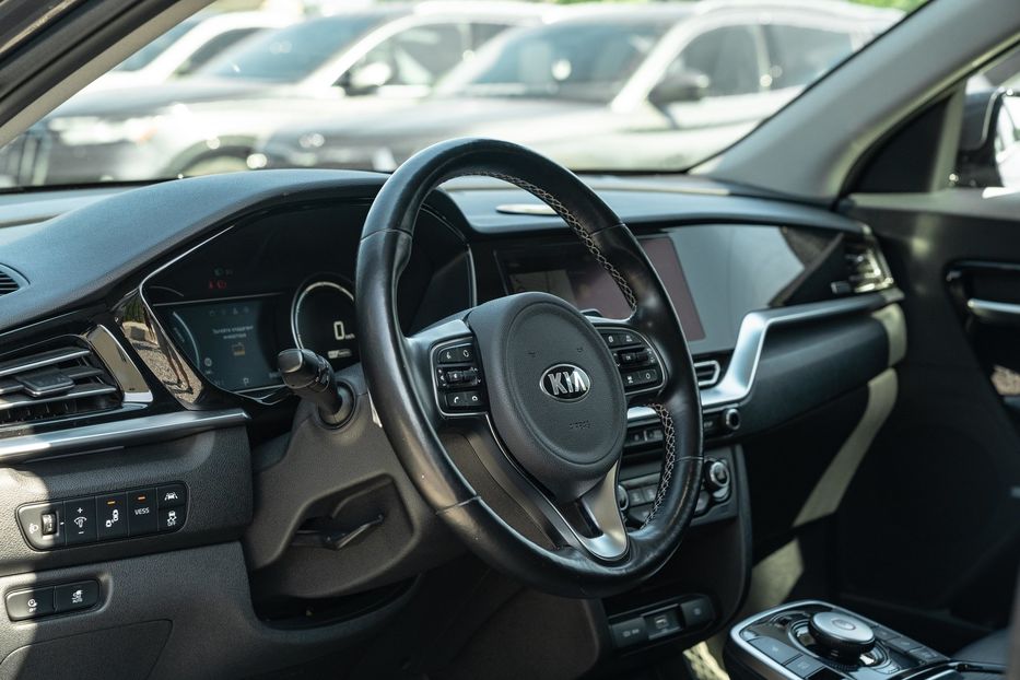 Продам Kia Niro EV 2020 года в Черновцах