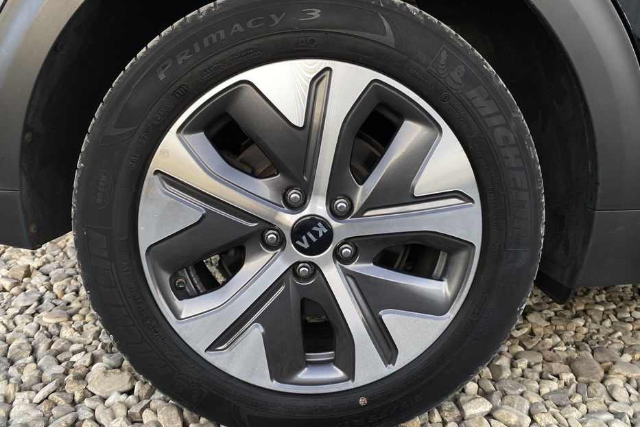 Продам Kia Niro 64 кВт Макс. комплектація 2020 года в Львове