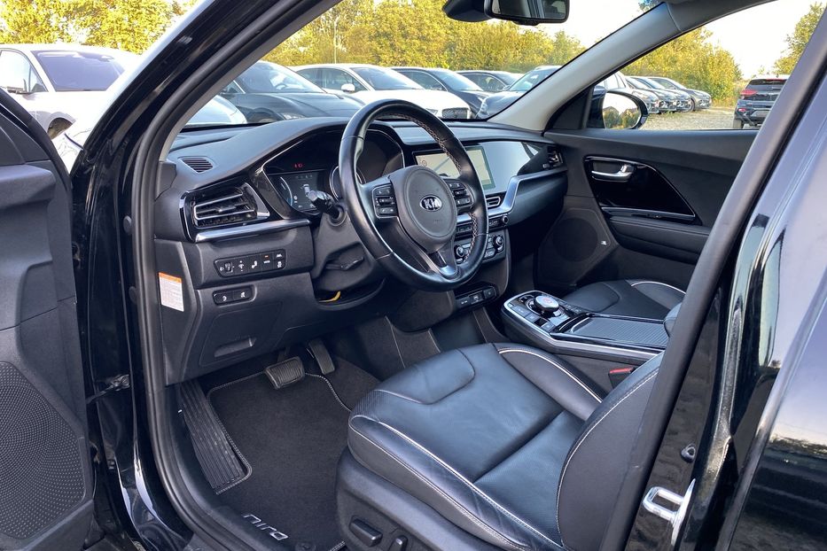 Продам Kia Niro 64 кВт Макс. комплектація 2020 года в Львове