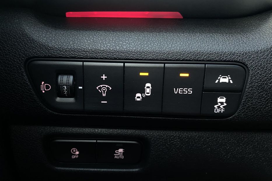 Продам Kia Niro 64 кВт Макс. комплектація 2020 года в Львове