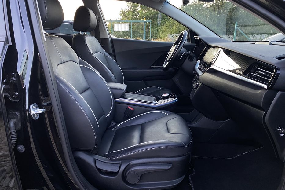 Продам Kia Niro 64 кВт Макс. комплектація 2020 года в Львове