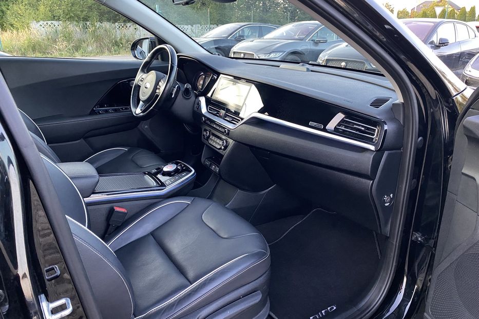 Продам Kia Niro 64 кВт Макс. комплектація 2020 года в Львове