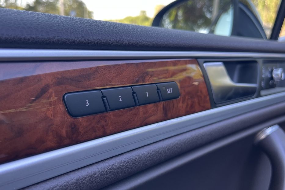Продам Volkswagen Touareg Oficial 2014 года в Николаеве