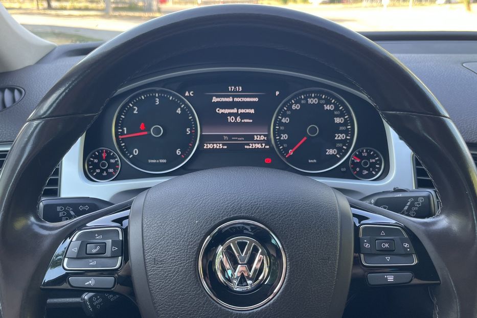 Продам Volkswagen Touareg Oficial 2014 года в Николаеве