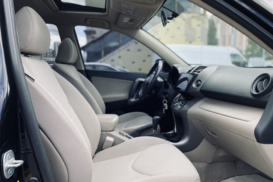 Продам Toyota Rav 4 2007 года в Киеве