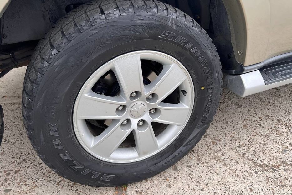 Продам Mitsubishi Pajero 2008 года в Черновцах
