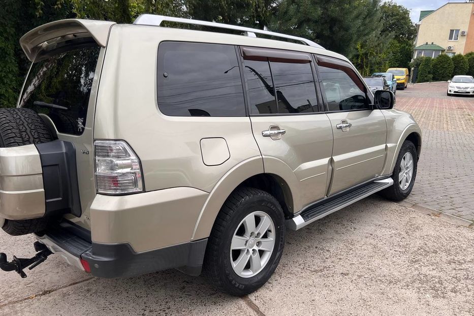 Продам Mitsubishi Pajero 2008 года в Черновцах
