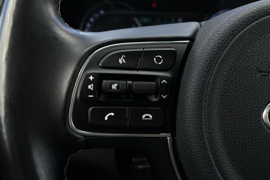 Продам Kia Niro  64 кВт Макс. комплектектація 2020 года в Львове