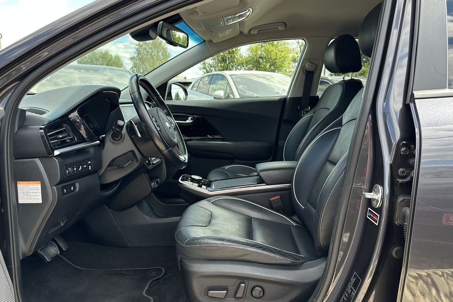 Продам Kia Niro  64 кВт Макс. комплектектація 2020 года в Львове