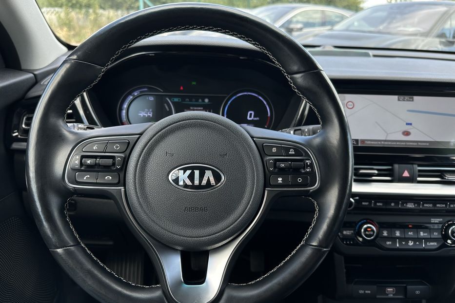 Продам Kia Niro  64 кВт Макс. комплектектація 2020 года в Львове